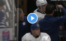 Vidéo: - Mitch Marner SAUTE une COCHE contre son coach...