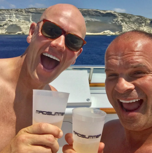 Hockey30 Mats Sundin et Tie Domi...Les GRANDSPAPA qui font le PARTY...