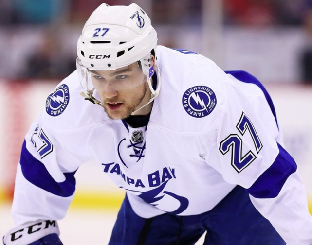Hockey30 Voilà pourquoi Jonathan Drouin se préparait au centre tout l