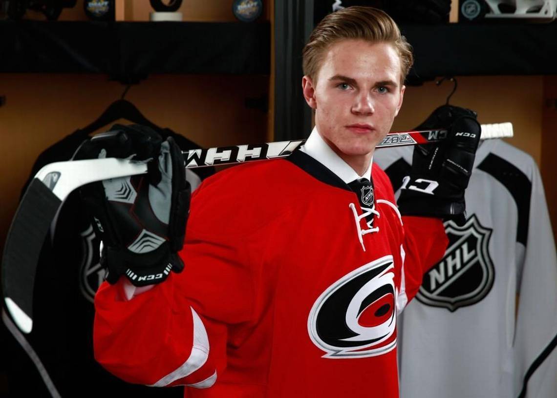 Hockey30 Jake Bean est en TABARN...