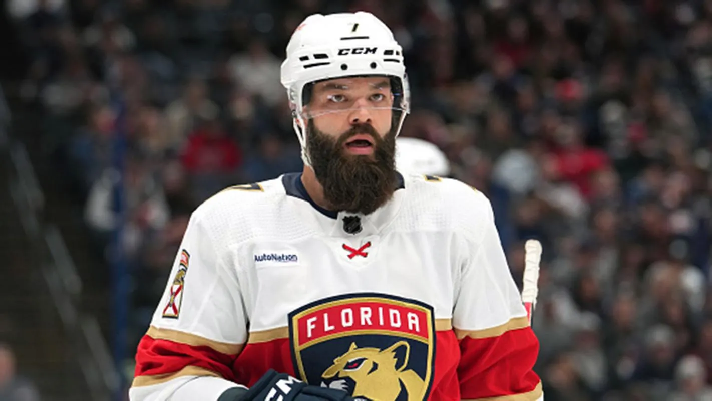 Hockey30  Radko Gudas à Montréal cet été